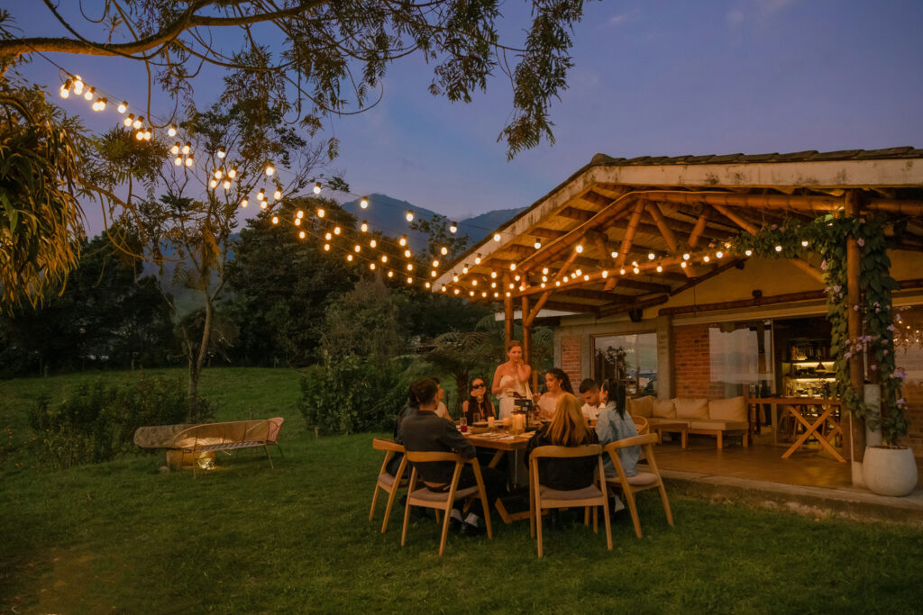 Sosyal Masalarda Özgürlük: Sezgisel Beslenme ile Anın Tadını Çıkarmak diyetisyen fethiye, ekin ada küçükala fethiye